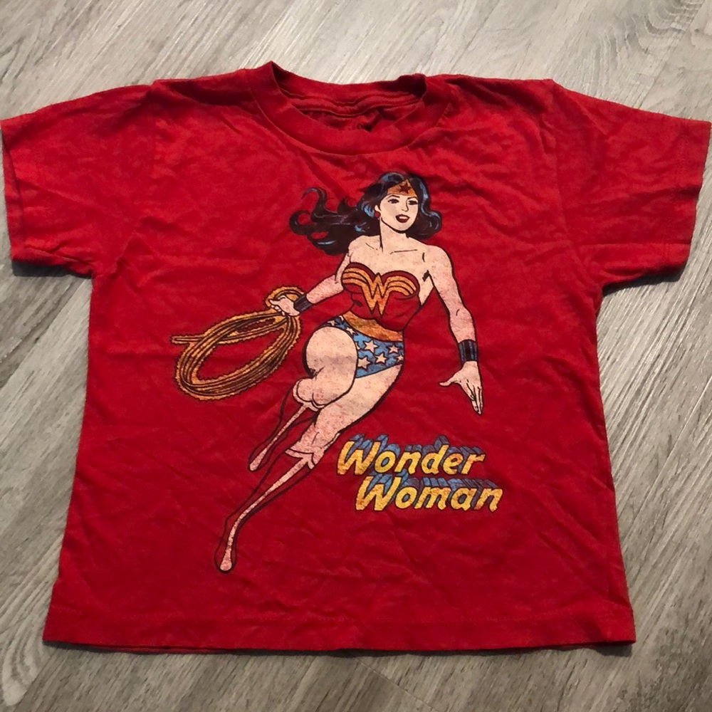 Kids Wonderwoman T-shirt. GUC. Size 4T